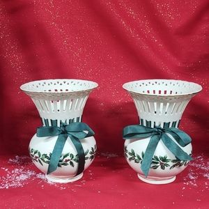 ❄️ (VINTAGE) Madison & Max:: Christmas Vases
